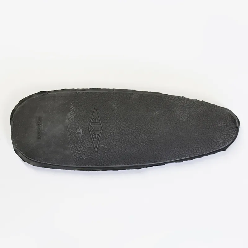 Calciolo 715 Ventilato 15 mm Fori 82 mm Nero